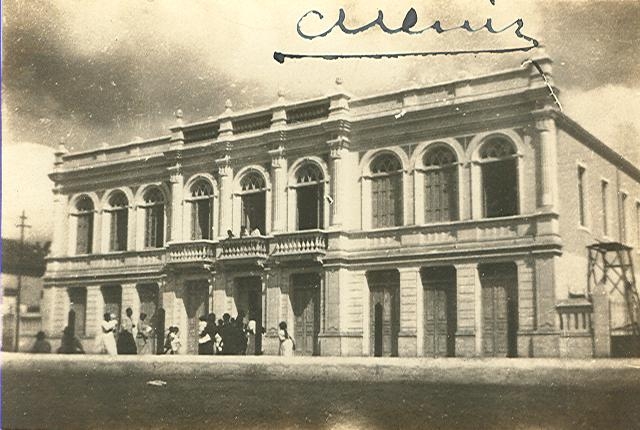 http://muspam.com.br/images/phocagallery/fotos_antigas/predio-da-casa-da-cultura-antigo-grande-hotel/2_grande hotel em 1926_foto6646.jpg